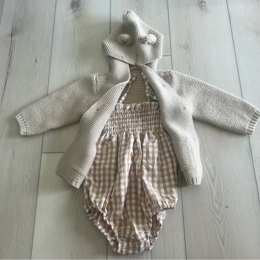 Striped romper with sweater bear 🐻 hoodie - 2T